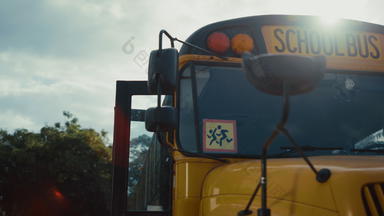 学校公共汽车标志图像运行孩子们特写镜头学生安全车辆停车